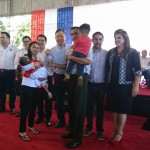 Entrega de llave de vivienda construida con la donación de la Embajada de la República de China (Taiwán), en el Distrito de Mbocayaty, Departamento de Guaira.